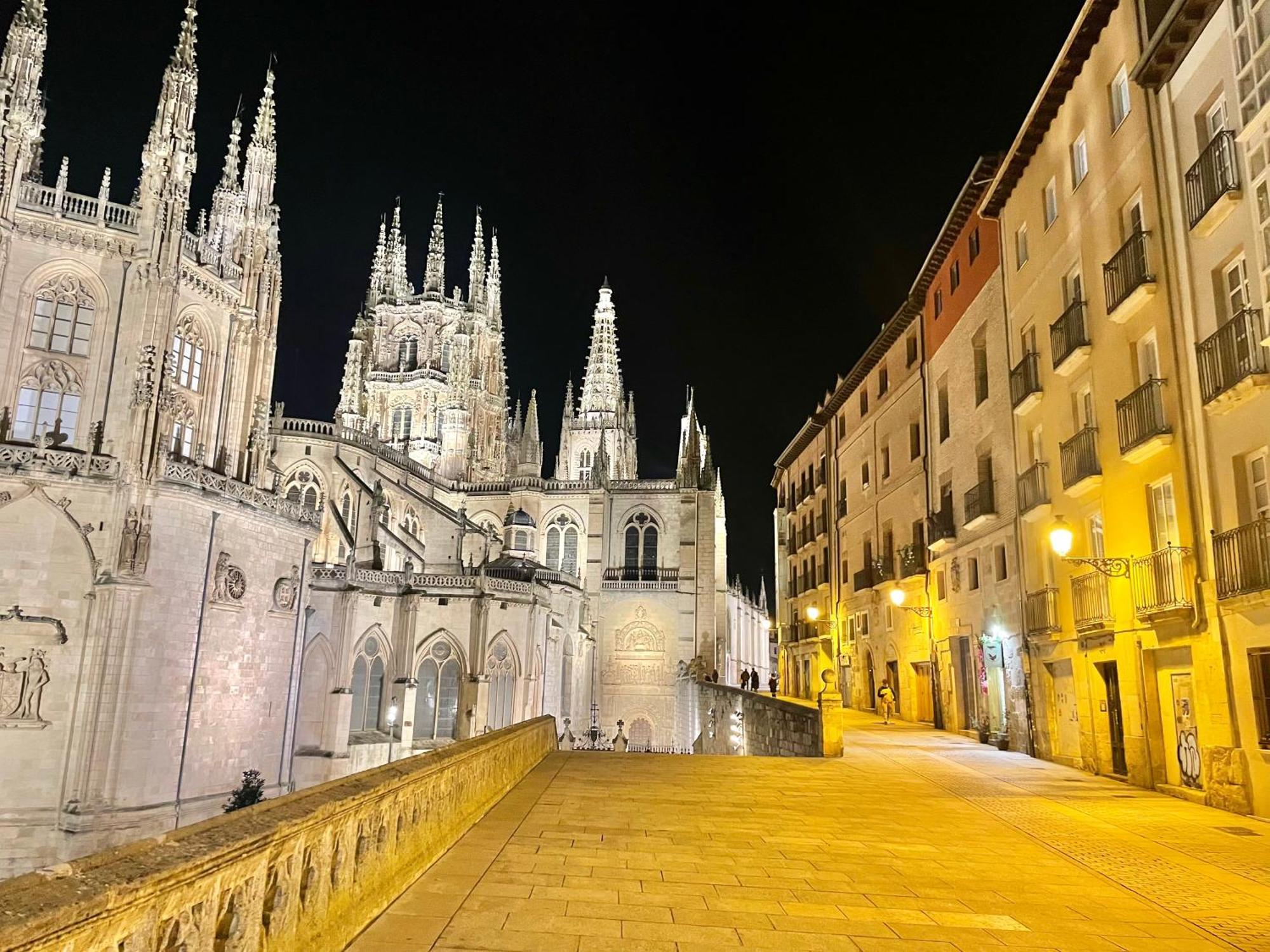 Contemplando La Catedral By Exclusive Burgos Apartments エクステリア 写真